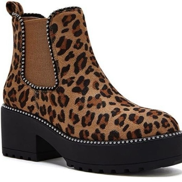 Tinstree Chelsea Stylish Leopard Print Ankle Booties - Picture 2 of 10